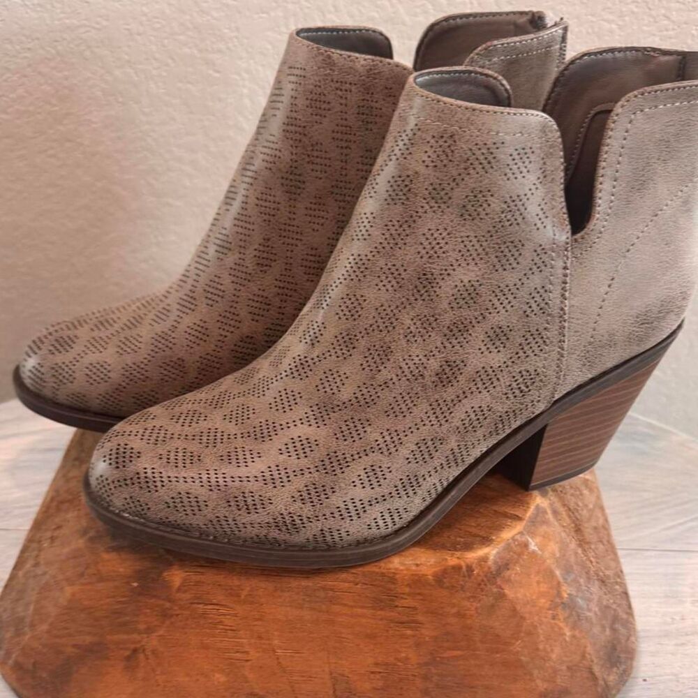 Women's Chunky Heel Ankle Boots Round Toe Side Zip Casual Booties